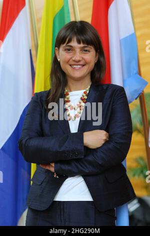 Debora Serracchiani è fotografata durante una conferenza stampa al Parlamento europeo di Strasburgo, Francia Foto Stock