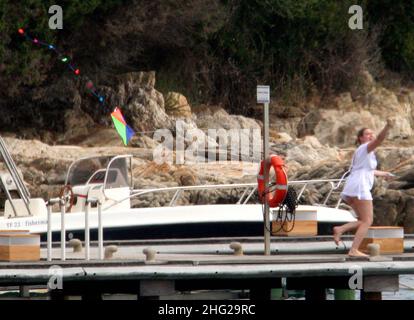 Barbara Berlusconi con il marito Giorgio Valaguzza e il figlio Alessandro durante la loro vacanza a Villa Certosa, Porto Rotondo, Sardegna. Foto Stock
