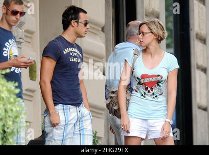 **FOTO ESCLUSIVE** il nuotatore Federica Pellegrini visto a Roma, Italia, con il suo ragazzo Luca Marin in partenza per la loro vacanza. Foto Stock