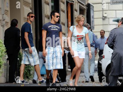 **FOTO ESCLUSIVE** il nuotatore Federica Pellegrini visto a Roma, Italia, con il suo ragazzo Luca Marin in partenza per la loro vacanza. Foto Stock