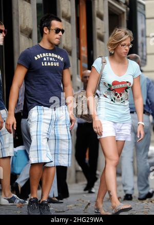 **FOTO ESCLUSIVE** il nuotatore Federica Pellegrini visto a Roma, Italia, con il suo ragazzo Luca Marin in partenza per la loro vacanza. Foto Stock