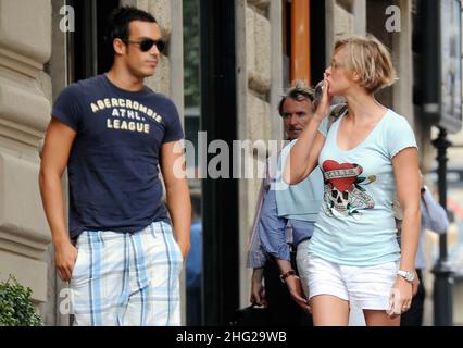 **FOTO ESCLUSIVE** il nuotatore Federica Pellegrini visto a Roma, Italia, con il suo ragazzo Luca Marin in partenza per la loro vacanza. Foto Stock