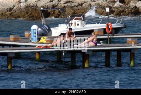 Barbara Berlusconi e il partner Giorgio Valaguzza sono visti in vacanza a Porto Rotondo, Sardegna Foto Stock