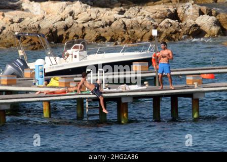 Barbara Berlusconi e il partner Giorgio Valaguzza sono visti in vacanza a Porto Rotondo, Sardegna Foto Stock