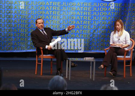 Silvio Berluisconi, Presidente di Italys, durante un intervento al partito "il popolo della libertà" che ha istituito nel novembre 2007. Foto Stock