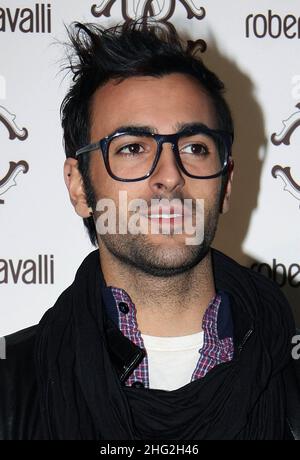 Marco Mengoni partecipa all'afterparty di Roberto cavalli dopo la sfilata di moda alla settimana della moda di Milano. Foto Stock