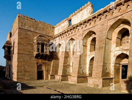 Parte di Hindola Mahal a Mandu Foto Stock