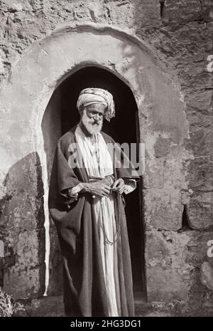 Foto d'epoca di vari tipi di Palestina, ecc Village sheikh. 1910s Foto Stock