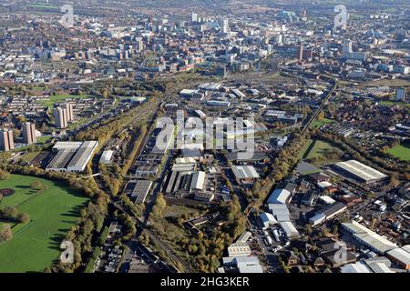 Vista aerea guardando Nord Est fino Gelderd Road, Leeds, West Yorkshire Foto Stock