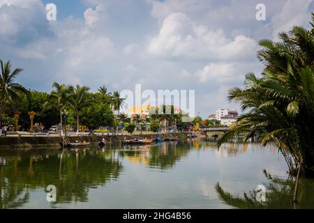 Bella architettura orientale del Vietnam preso in Hoi un vecchio quartiere Foto Stock