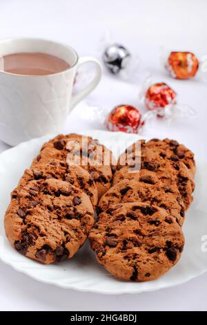 Biscotti al cioccolato, snack alimentari sani. Biscotti dolci al forno all'ora del tè, spazio copia Foto Stock