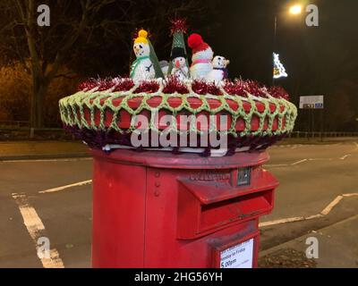 scena snowman su una casella postale Foto Stock