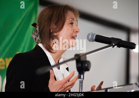 Il politico francese-colombiano ed ex ostaggio per il FARC-EP Guerrilla Ingrid Betancourt annuncia la sua pre-candidatura per la presidenza colombiana per la t Foto Stock