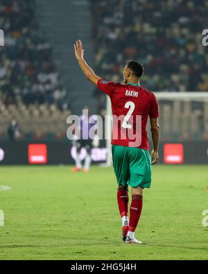 YAOUNDE, CAMERUN - GENNAIO 18: Achraf Hakimi del Marocco durante la partita del gruppo C della Coppa delle nazioni d'Africa 2021 tra Gabon e Marocco allo Stade Ahmadou Ahidjo il 18 Gennaio 2022 a Yaounde, Camerun. (Foto di SF) Foto Stock