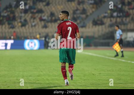 YAOUNDE, CAMERUN - GENNAIO 18: Achraf Hakimi del Marocco durante la partita del gruppo C della Coppa delle nazioni d'Africa 2021 tra Gabon e Marocco allo Stade Ahmadou Ahidjo il 18 Gennaio 2022 a Yaounde, Camerun. (Foto di SF) Foto Stock