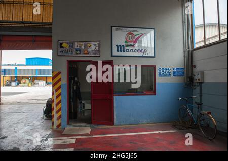 SS Cosma e Damiano, Latina Italia 09/05/2018: Società cooperativa Mancoop, cluster industriale e commerciale. © Andrea Sabbadini Foto Stock