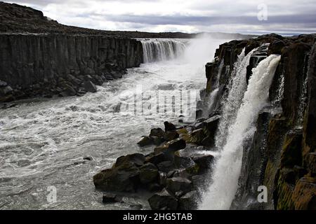 Cascata di Selfoss vicino a Dettifoss, Islanda Foto Stock