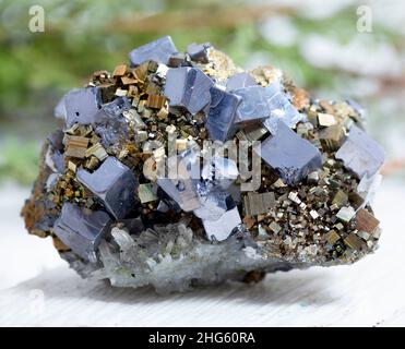 pirite minerale campione pietra roccia geologia gemma cristallo Foto Stock