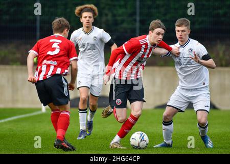 Swansea, Galles. 18 gennaio 2022. Durante la partita della Professional Development League tra Swansea City Under 18s e Sheffield United Under 23s alla Swansea City Academy di Swansea, Galles, Regno Unito il 18 gennaio 2022. Credit: Duncan Thomas/Majestic Media. Foto Stock