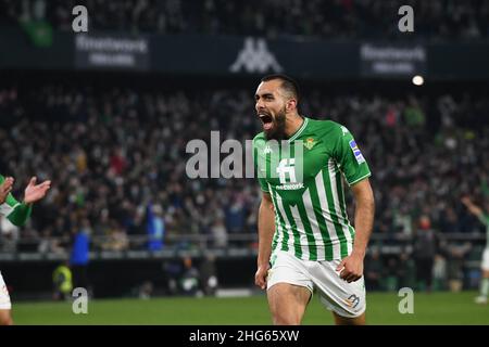 Siviglia, Siviglia, Spagna, Spagna. 18th Jan 2022. SIVIGLIA, SPAGNA - GENNAIO 18: Borja Iglesias #9 di Real Betis celebra l'obiettivo della sua squadra durante la partita la Liga tra Real Betis e Alavés allo stadio Benito VillamarÃ-n il 18 gennaio 2022 a Siviglia, Spagna. (Credit Image: © Sara ARIB/PX Imagens via ZUMA Press Wire) Foto Stock