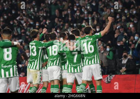 Siviglia, Siviglia, Spagna, Spagna. 18th Jan 2022. SIVIGLIA, SPAGNA - GENNAIO 18: Borja Iglesias #9 di Real Betis celebra l'obiettivo della sua squadra durante la partita la Liga tra Real Betis e Alavés allo stadio Benito VillamarÃ-n il 18 gennaio 2022 a Siviglia, Spagna. (Credit Image: © Sara ARIB/PX Imagens via ZUMA Press Wire) Foto Stock