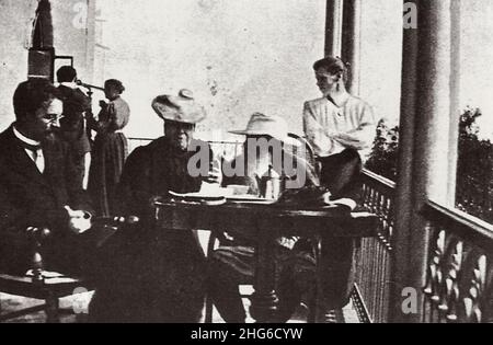 Sergenko, Petr Alekseevič - Tolstoj und Čechov auf der Dača von Panina (1) Foto Stock