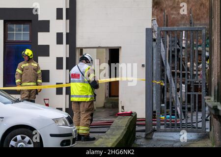 BUCKIE, MORAY, SCOZIA - 18 GENNAIO 2022: Questo è il comandante scozzese di un incidente di Fire and Rescue Service alla scena di un incendio in Marine Place, Buc Foto Stock