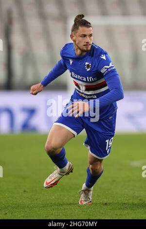 Torino, 18th gennaio 2022. Radu Dragusin della UC Sampdoria durante la partita della Coppa Italia allo Stadio Allianz di Torino. Il credito d'immagine dovrebbe essere: Jonathan Moscrop / Sportimage Foto Stock