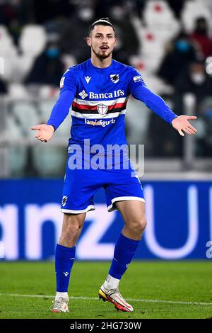 Torino, Italia. 18 gennaio 2022. Radu Dragusin di UC Sampdoria reagisce durante la partita di calcio Coppa Italia tra Juventus FC e UC Sampdoria. Credit: Nicolò campo/Alamy Live News Foto Stock