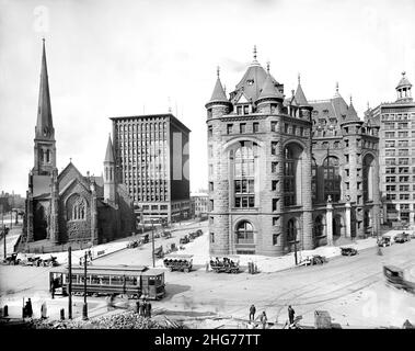 Shelton Square con la Cattedrale di St. Paul e il Prudential Building sulla sinistra, Buffalo, New York, USA, Detroit Publishing Company, inizio degli anni '10 Foto Stock