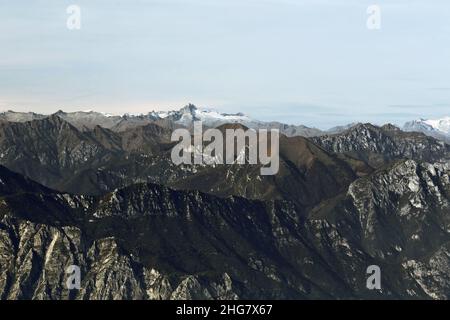 Adamello vista catena montuosa dolomitica UNESCO, Brescia, Italia Foto Stock