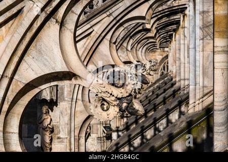 Dettagli della pietra artistica del Duomo di Milano. Foto Stock