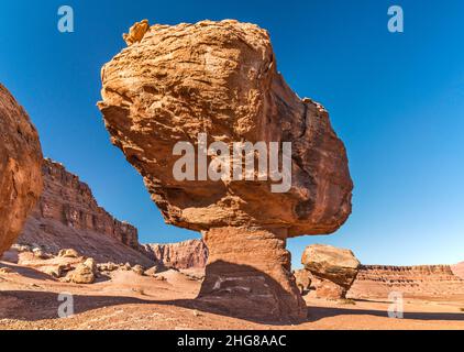 Balanced Rocks, Near Lees Ferry, Glen Canyon National Recreation Area, Arizona, Stati Uniti Foto Stock