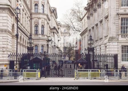 Downing Street, vista esterna diurna, Londra, Regno Unito 18 gennaio 2022. Foto Stock