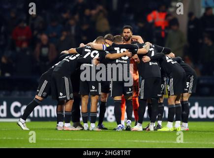 Preston, Inghilterra, 18th gennaio 2022. Pre match team huddle durante la partita Sky Bet Championship a Deepdale, Preston. Il credito dovrebbe essere: Simon Bellis / Sportimage Foto Stock