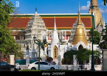 Wat Ratchabophit, Bangkok, Thailandia, un importante tempio buddista e la sede dell'attuale Sangharat (Sankharaat/Sangharaja), il capo del buddismo thailandese Foto Stock