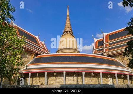 Wat Ratchabophit, Bangkok, Thailandia, un importante tempio buddista e la sede dell'attuale Sangharat (Sankharaat/Sangharaja), il capo del buddismo thailandese Foto Stock