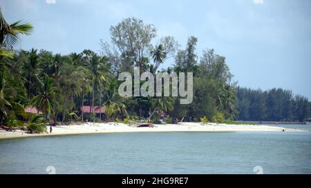 Phuket e Chumphon, alcune delle migliori isole e spiagge del mondo, possiamo solo essere stupiti dalle spiagge bianche e dalla vegetazione tropicale che rende u Foto Stock