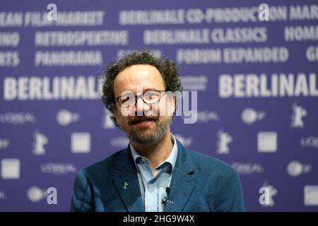 Berlino, Germania. 19th Jan 2022. Carlo Chatrian, direttore artistico del Berlin International Film Festival Berlinale, ha fotografato durante un evento mediatico prima della presentazione ufficiale del festival. Credit: Markus Schreiber/POOL AP/dpa/Alamy Live News Foto Stock