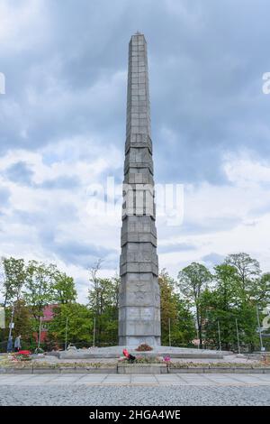 Kaliningrad, Russia - 16 maggio 2021: Obelisco dedicato a 1200 guardiani nella nuvolosa giornata primaverile Foto Stock