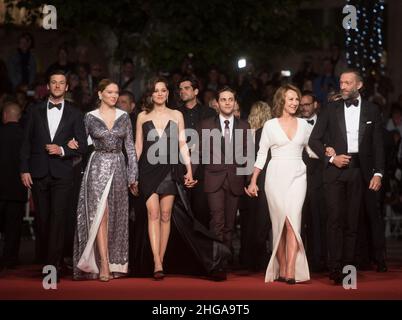 File photo - Gaspard Ulliel, Lea Seydoux, Marion Cotillard, regista Xavier Dolan, Nathalie Baye Vincent Cassel arrivano sul tappeto rosso della proiezione 'è solo la fine del mondo (Juste la fin Du Monde)' che si tiene al Palais Des Festivals di Cannes, in Francia, il 19 maggio, 2016 come parte del Festival del Cinema di Cannes del 69th. – l’attore francese Gaspard Ulliel, diventato noto in tutto il mondo per aver giocato a Yves Saint Laurent nella biopsia del 2014, è morto all’età di 37 anni a causa di lesioni dovute a un incidente sciistico. Foto di Laurent Zabulon/ABACAPRESS.COM Foto Stock