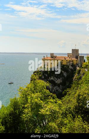 Castello di Duino, nei pressi di Trieste, Italia. Foto Stock