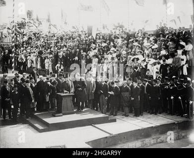 Foto d'epoca: Apertura della diga di Assuan Low, fiume Nilo, Egitto, 1902 Foto Stock