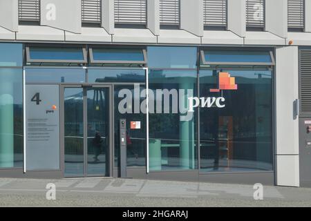 PricewaterhouseCoopers GmbH Wirtschaftspruefungsgesellschaft, Kapelle-Ufer, Mitte, Berlino, Germania Foto Stock