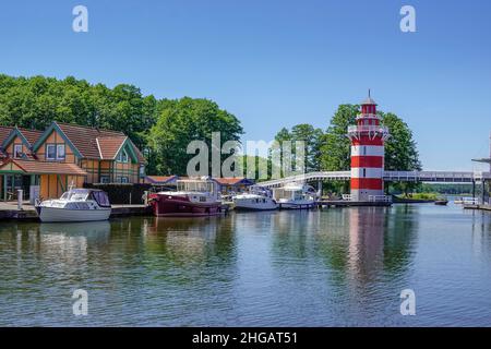 Parco vacanze Rheinsberger Hafendorf, Rheinsberg, distretto Ostprignitz-Ruppin, Brandeburgo, Germania Foto Stock