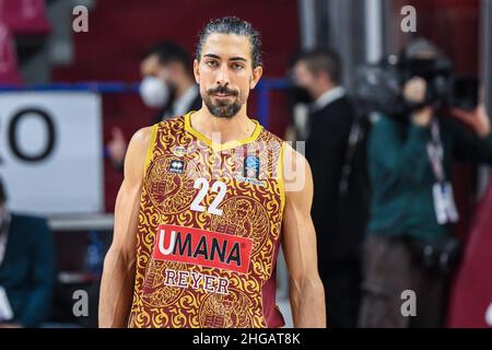 Venezia, Italia. 18th Jan 2022. Valerio Mazzola (Umana Reyer Venezia) durante la stagione di Umana Reyer Venezia vs Mincidelice IJ Bourg en Bresse, Basketball Eurocup Championship a Venezia, Italia, Gennaio 18 2022 Credit: Independent Photo Agency/Alamy Live News Foto Stock