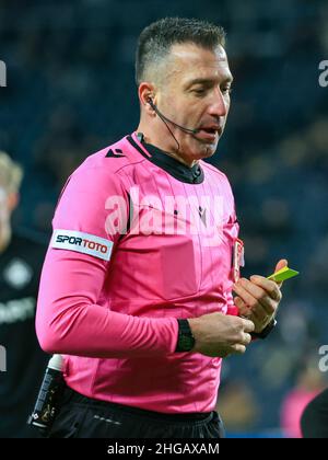 ISTANBUL, TURCHIA - GENNAIO 19: Arbitro Huseyin Gocek durante la Super Lig Match tra Fenerbahce e Altay allo stadio Sukru Saracoglu il 19 Gennaio 2022 a Istanbul, Turchia (Foto di /Orange Pictures) Foto Stock
