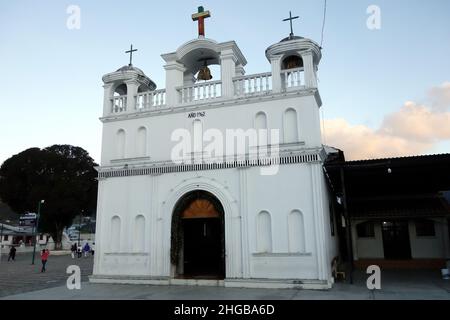 Cappella del Signore di Esquipulas, Capilla El Senor de Esquipulas, Zinacantan, Stato del Chiapas, Messico, Nord America Foto Stock