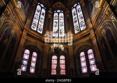 Parigi, Francia; 11 16 2011: Altare della chiesa della Trinità Foto Stock