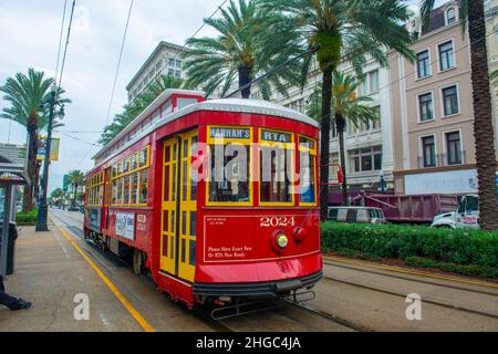 RTA Streetcar Canal Line Route 47 alla stazione di Dauphine Street nel quartiere di Franch nel centro di New Orleans, Louisiana LA, Stati Uniti. Foto Stock